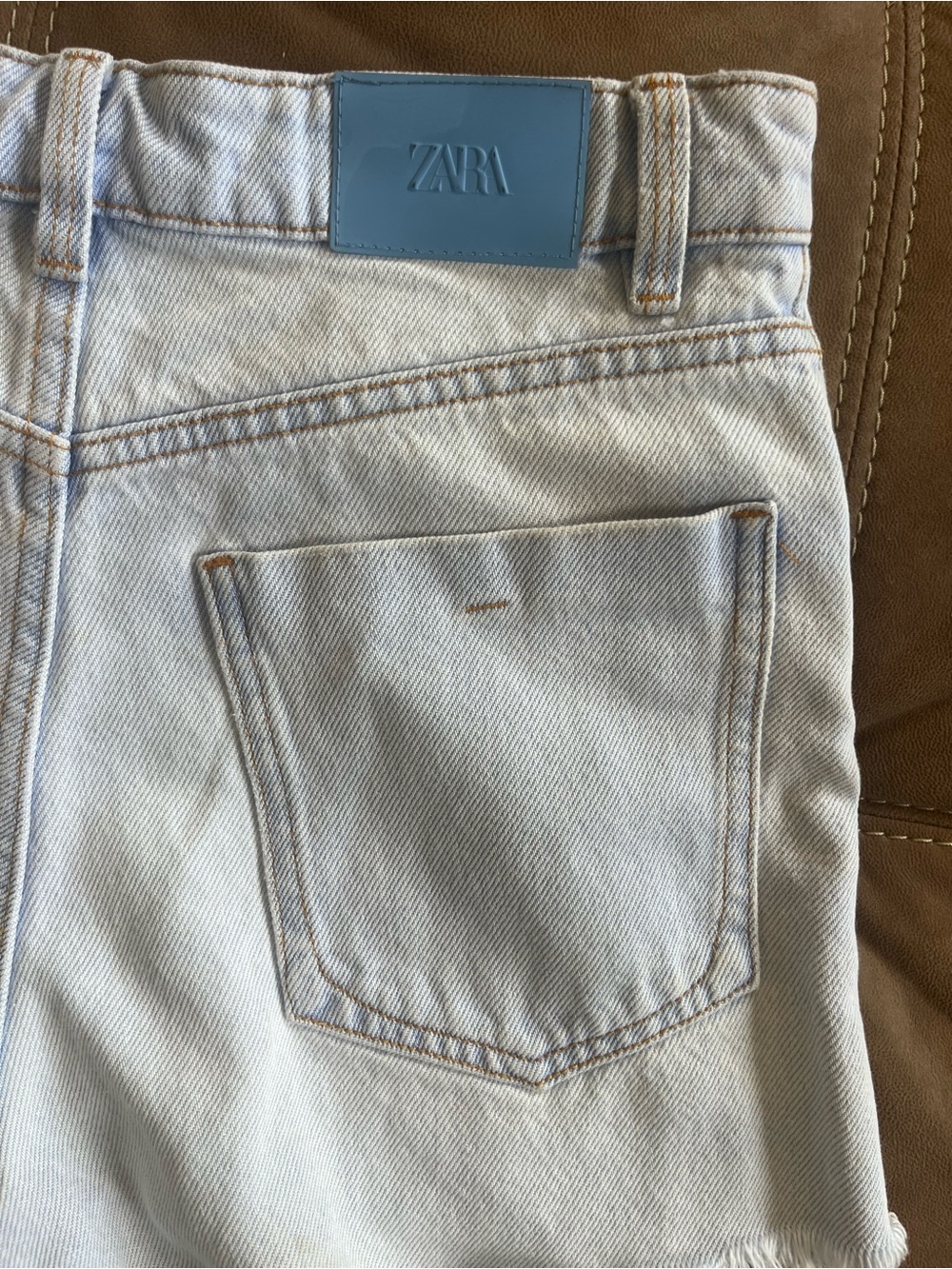 ZARA Light Wash Frayed Hem Denim Shorts - Picture 6 of 6